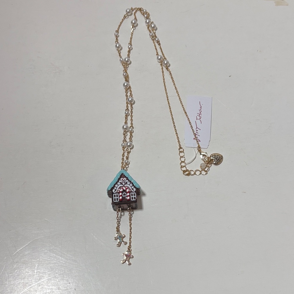Betsey Johnson Gingerbread House Necklace - Picture 11 of 11